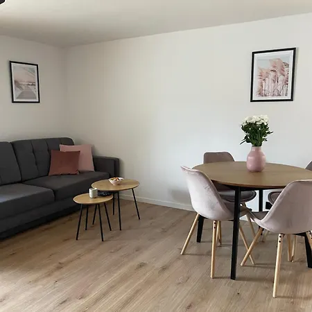 House בית אירוח